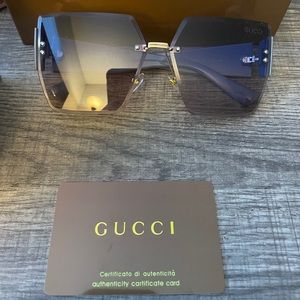 Women’s Gucci Sunglasses purple